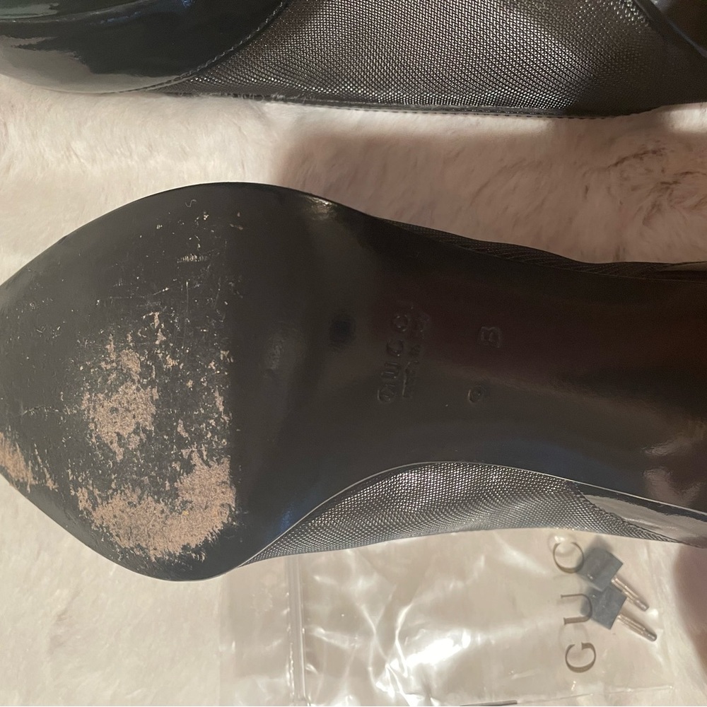 Gucci Patent Leather Pumps Black with Dark Green Heels - Picture 8 of 10
